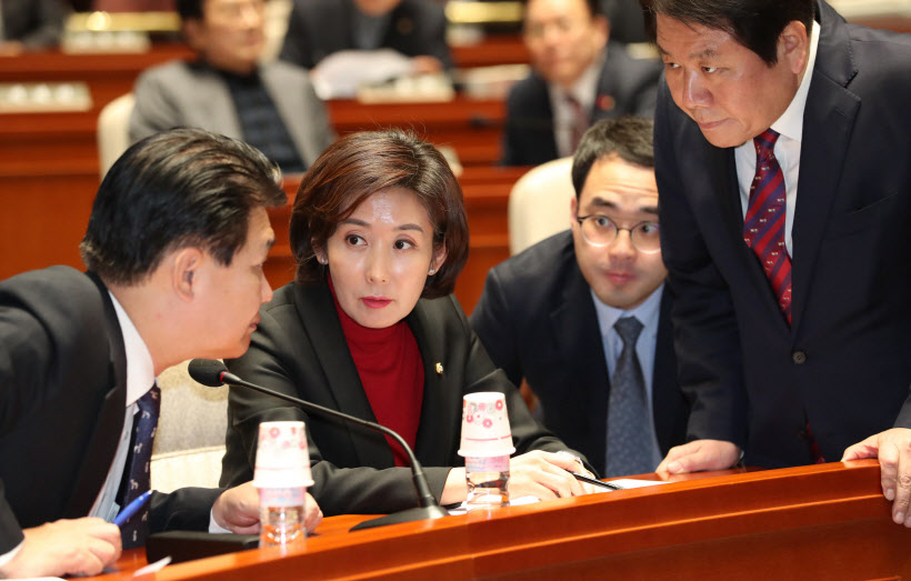 머리맞댄 한국당 신임 원내지도부